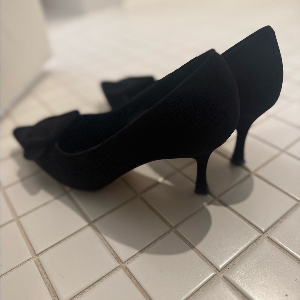 Monolo Blahnik Maysale Suede Pointed-Toe Buckle Pumps - Picture 7 of 12